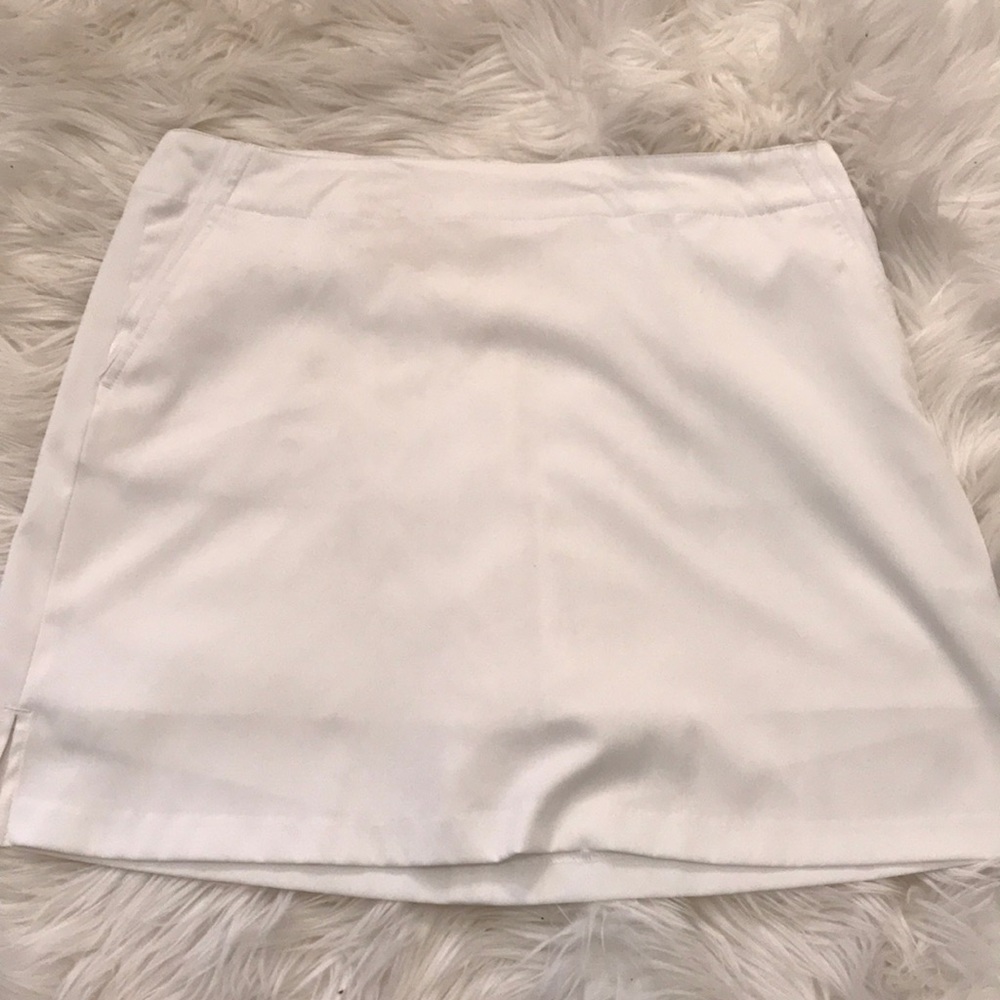 White golf scort
